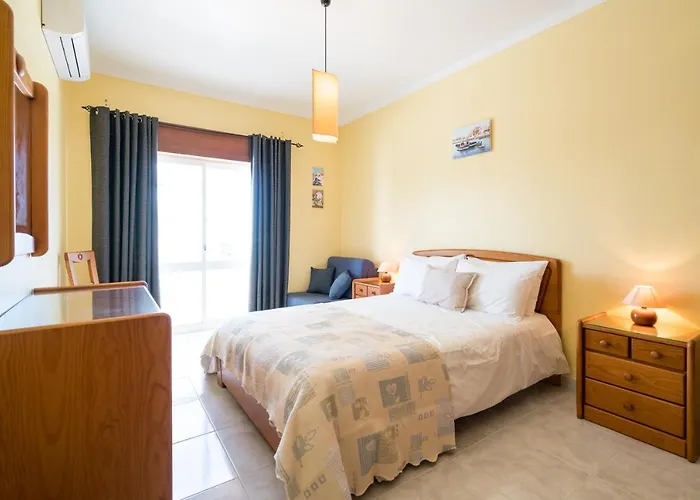 Maray Near Porto De Mos And Dona Ana アパート