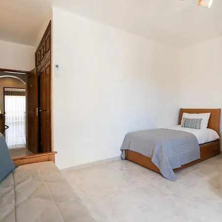 Maray Near Porto De Mos And Dona Ana Apartment *